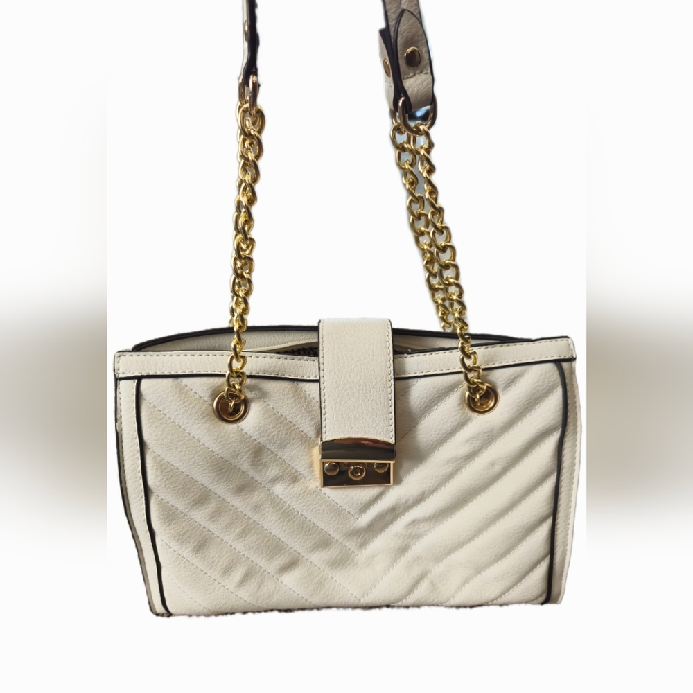 Elegant White Quilted Chain Strap Bag